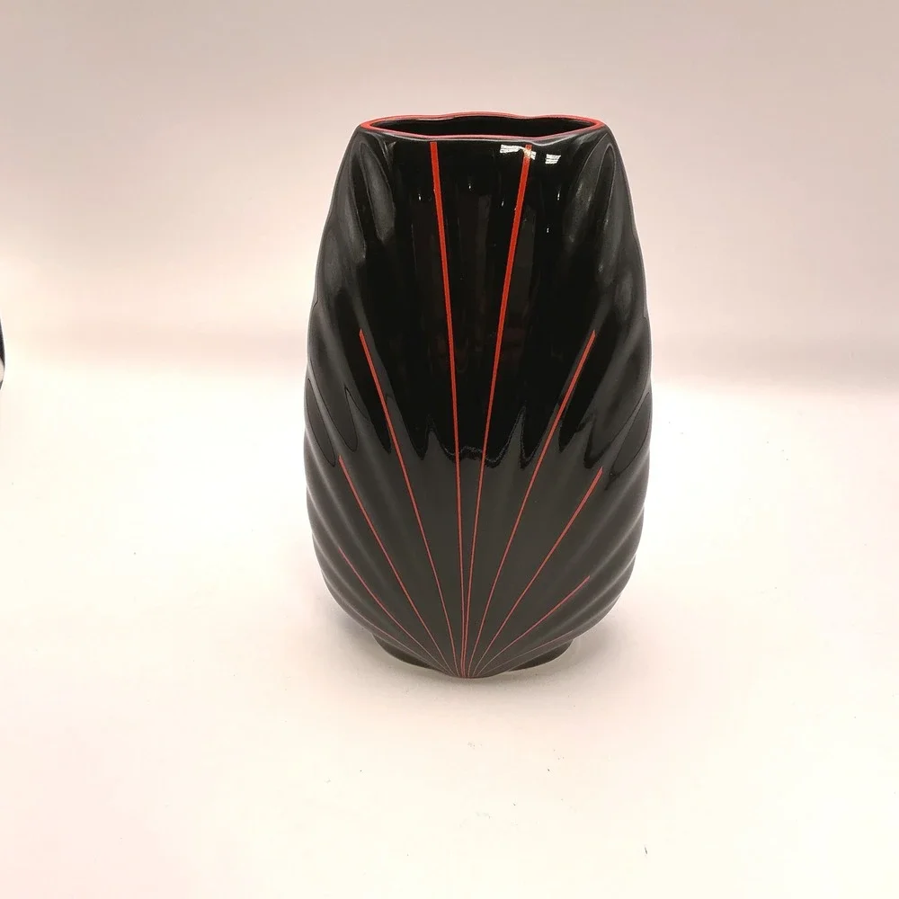 Seizan Japan Black Red Art Deco Sunburst Ceramic Vase Scalloped Scuptural 8in